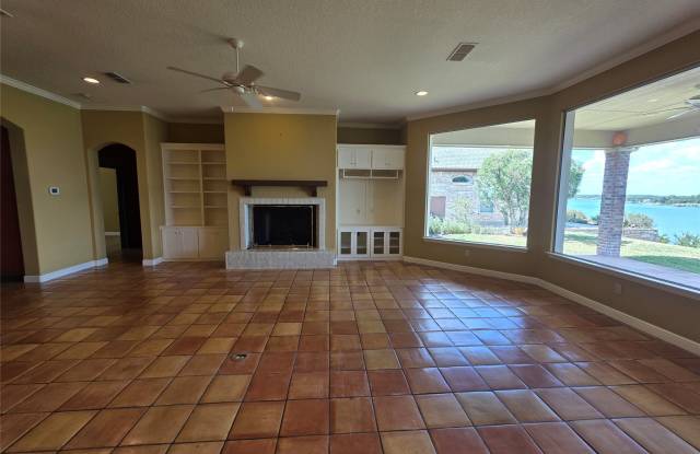 4204 Bluff View Drive Gallery 2