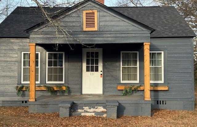 221 N Forest Avenue photos photos