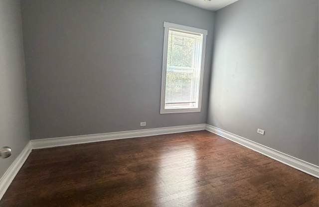 6926 South Parnell Avenue - 1 Gallery 4