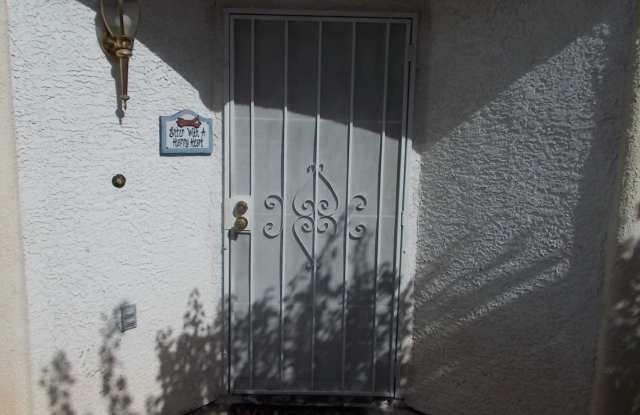 Charming 3BR/2.5BA Home in Gated Spring Valley Community – Private Yard & Fruit Trees Gallery 3