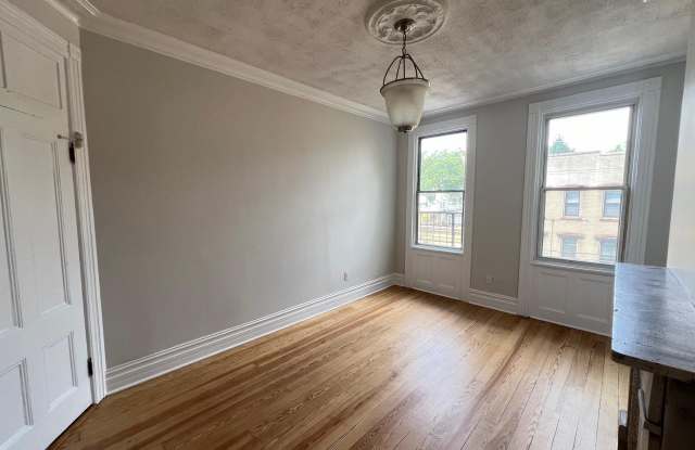 492 MONMOUTH ST photos photos