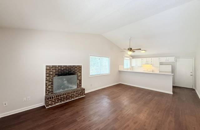 475 Cedar Lake Road Gallery 2