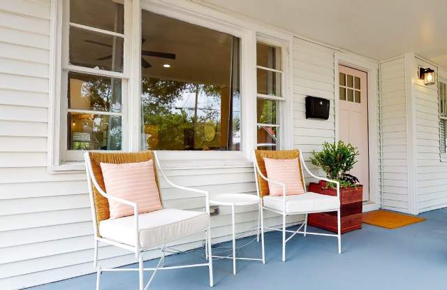 FULLY FURNISHED  NEWLY RENOVATED Brooklyn Arts District 2-bed/2-bath, Great Location! photos photos