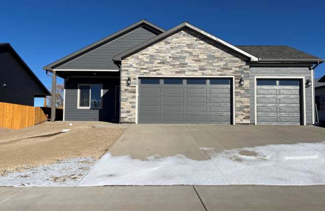 1529 Magpie Gulch Street - 1529 Magpie Gulch Street, Montrose, CO 81401