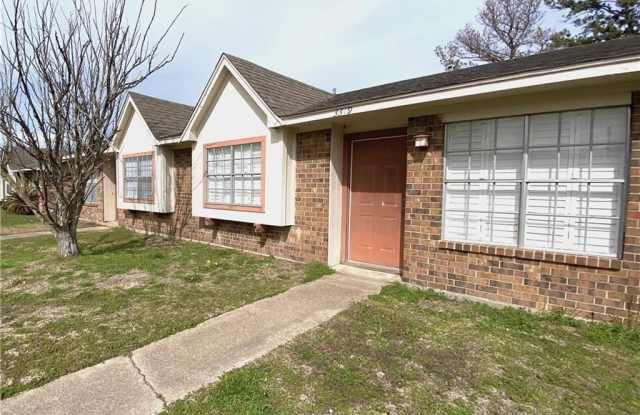 3317 Longleaf Circle Gallery 1