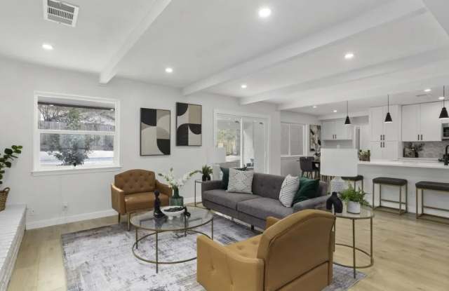 6002 Forest Ledge St Gallery 2