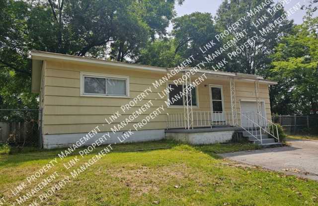 Don't Miss this Charming 2 bedroom with Garage, Large Yard and Storage photos photos