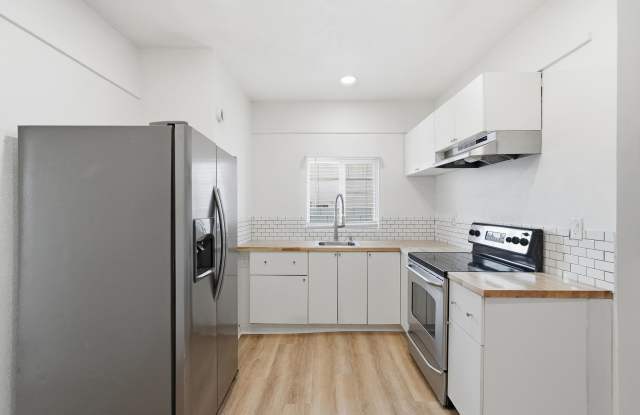 325 North 15th Street - 2 photos photos