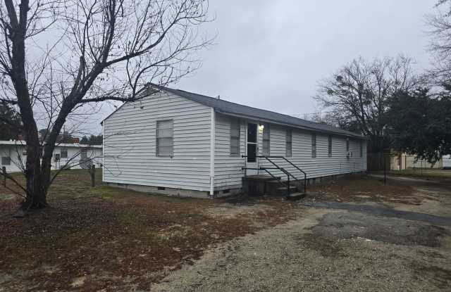 2 Bed 1 bath duplex right across from Midlands Tech photos photos