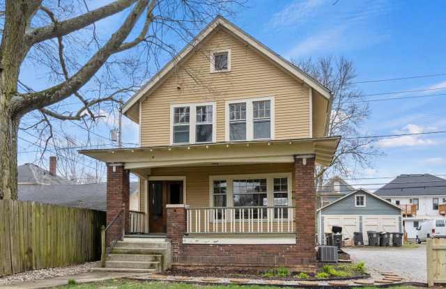 Single-family historic home in West Central with porch and private courtyard. photos photos