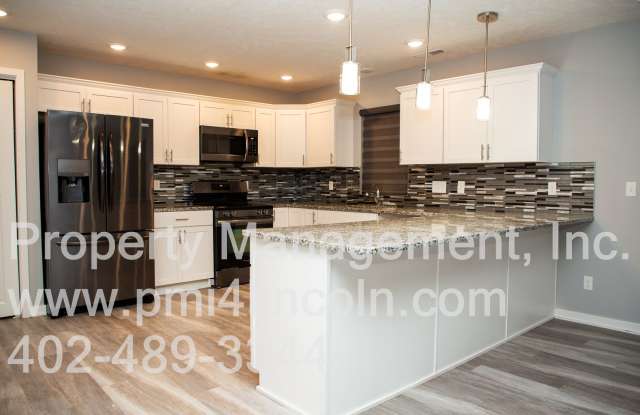 3 Bedroom and 2.5 bathroom House for rent - 4731 North 35th Street, Lincoln, NE 68504