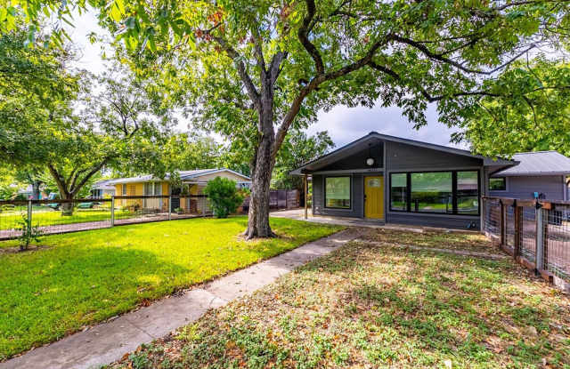 Discover Modern Living: Stylish Home with Gourmet Kitchen, Luxurious Suite, & Versatile Studio Space! Gallery 3
