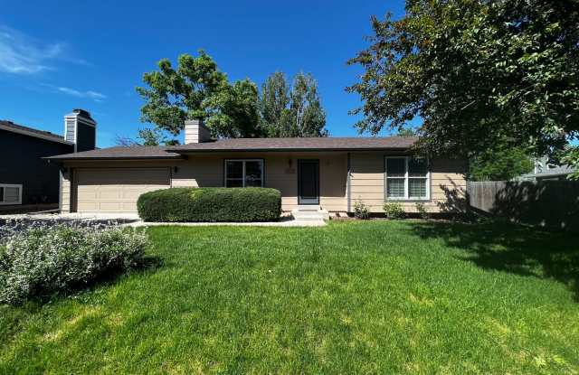 Beautiful 4 Bed, 2 Bath House in South Fort Collins! Avail. June 10th! photos photos