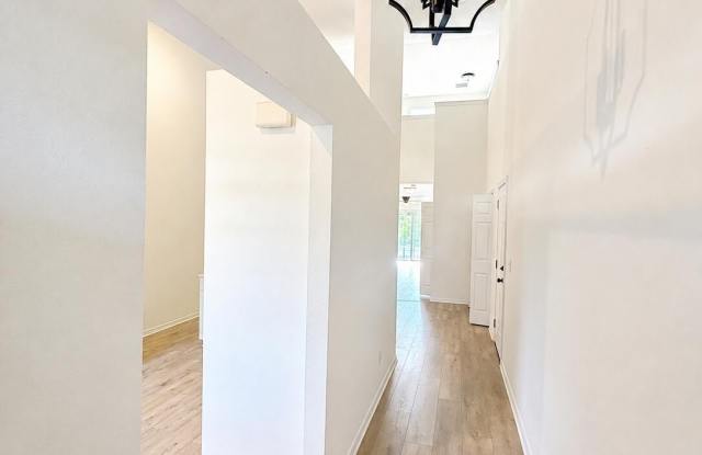 3035 Meadow Street Gallery 4