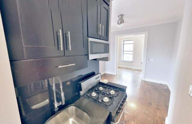 309 E 8TH ST. - 309 East 8th Street, New York City, NY 10009