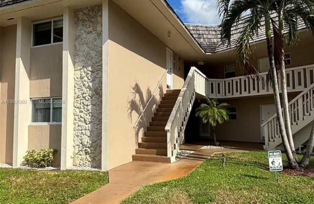 7470 Miami Lakes Dr - 7470 Miami Lakes Drive, Miami Lakes, FL 33014
