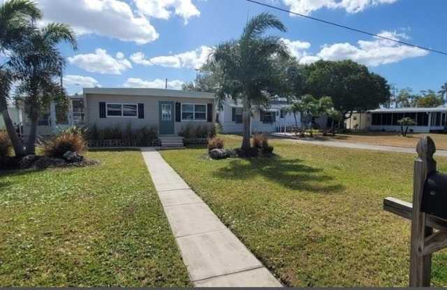 321 4TH STREET W photos photos