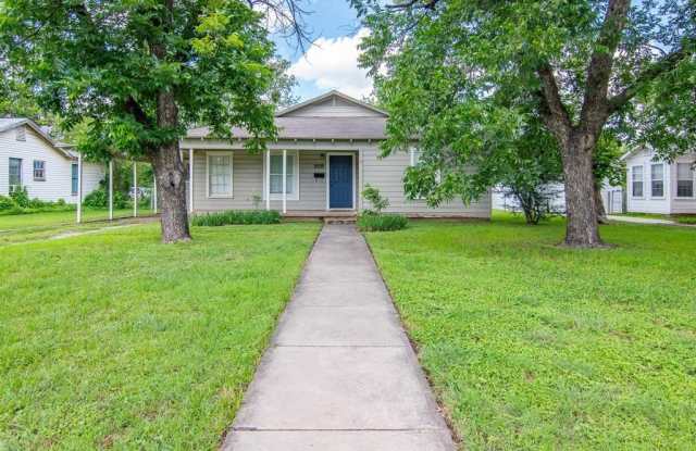 2508 Belmeade Street - 2508 Belmeade Street, Brownwood, TX 76801 2508 Belmeade Street - 2508 Belmeade Street, Brownwood, TX 76801