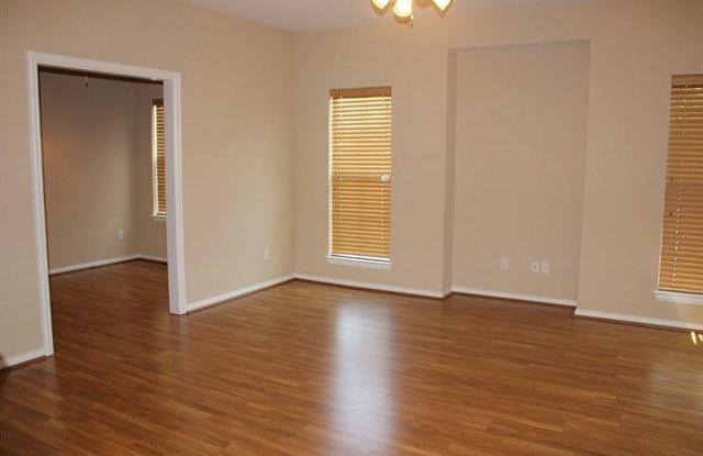 321 Regency Drive Gallery 4