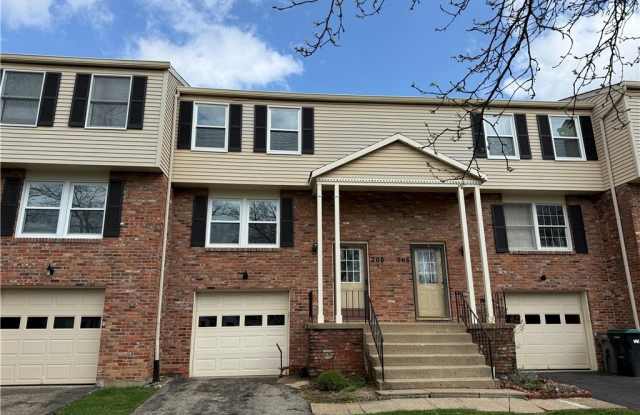 208 Quail Run Rd photos photos