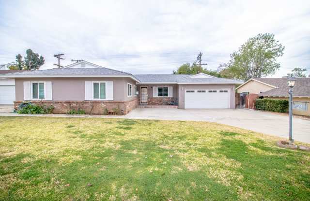 Expansive Four-Bedroom In Highly Desirable City Of Redlands! photos photos