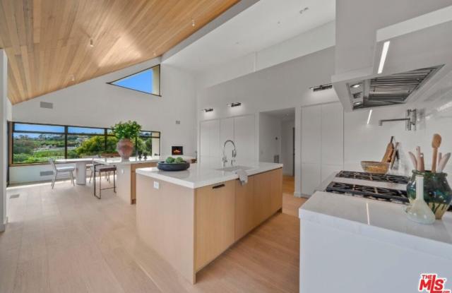 27553 Pacific Coast Hwy Gallery 4