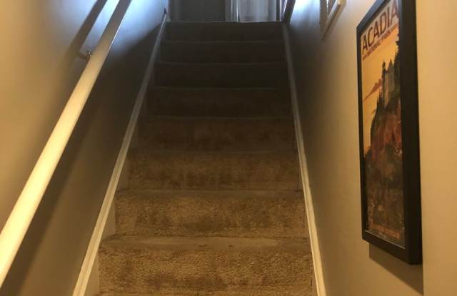 Charming 2BR/1.5BA Townhome with Attached Garage in Hampden, MD! Gallery 4