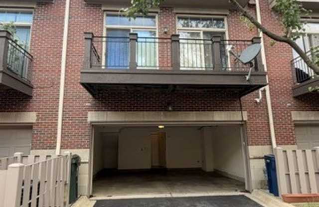 Beutiful 3 bed 2.1 bath Townhome Gallery 3