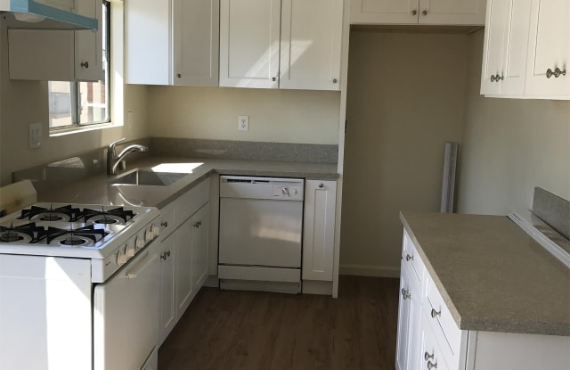 15581 Pasadena Avenue #D - 15581 Pasadena Avenue, Tustin, CA 92780