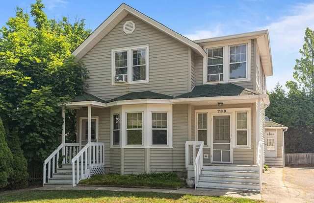 2 Bedroom 1 Bath Apartment with Fireplace in Lake Forest photos photos