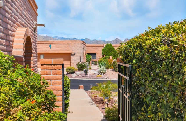 5227 N Via Agrifoglio Gallery 3