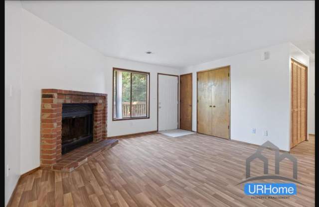 2-Bedroom Apartment in East Portland | Garage Parking | Pet-Friendly Gallery 1