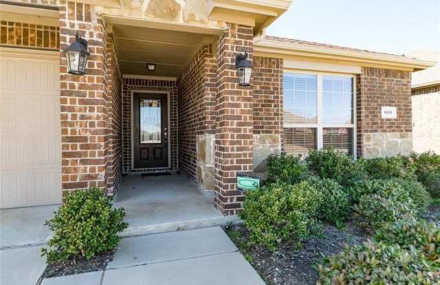 800 English Ivy Drive Gallery 3