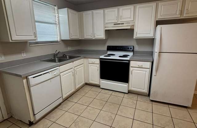 2/1 Available photos photos