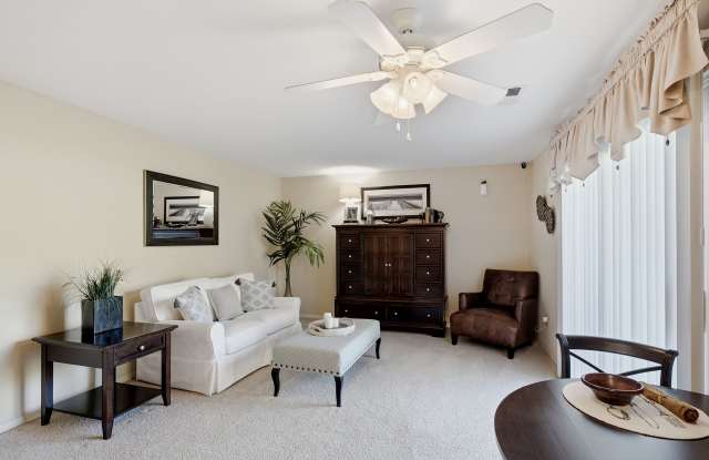 Village Royale Gallery 1