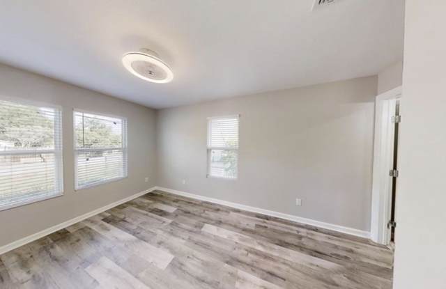 2716 Mccain Drive Gallery 3
