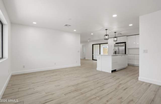1050 N 74TH Street Gallery 4