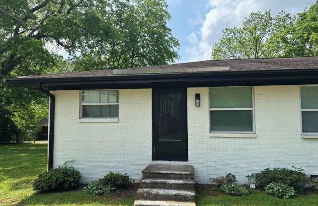 1114 Oakwood Avenue - 1114 Northwest Oakwood Avenue, Huntsville, AL 35801