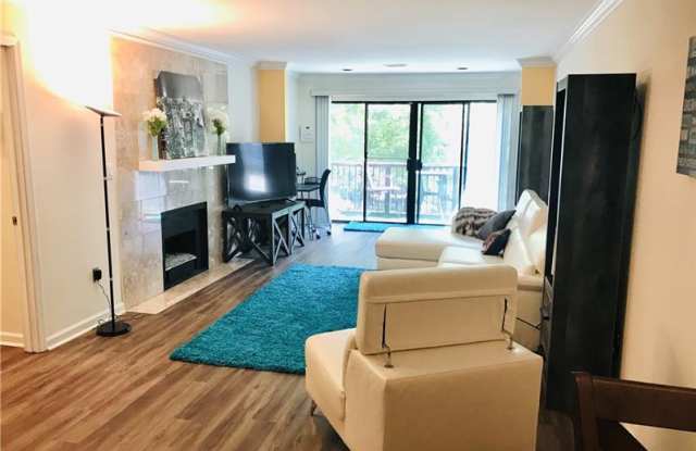 3216 Pine Heights Drive NE Gallery 2