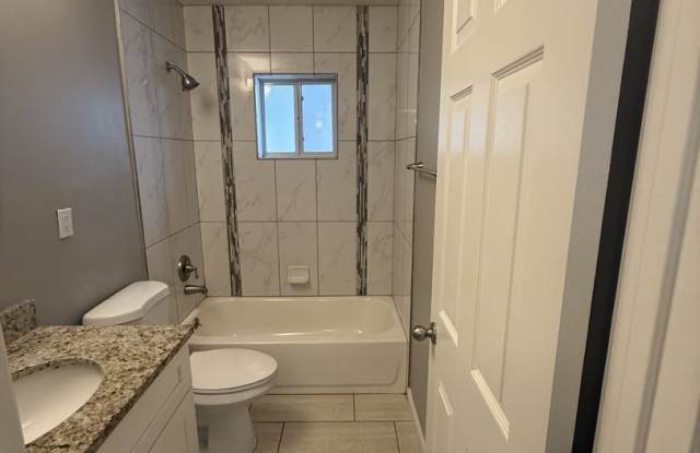 UPGRADED 1 BEDROOM, 1 BATH! Gallery 4