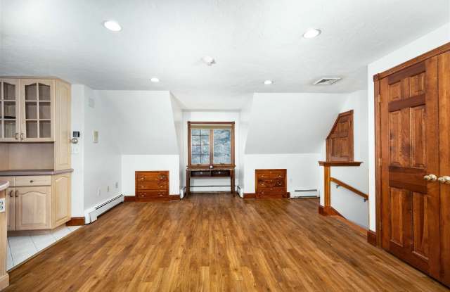 124 Gardiner Road Gallery 3