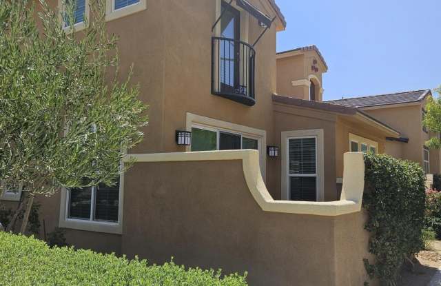 52414 Hawthorn Court Gallery 2