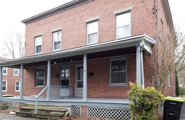 407 Collins Street - 407 Collins Street, Stroudsburg, PA 18360