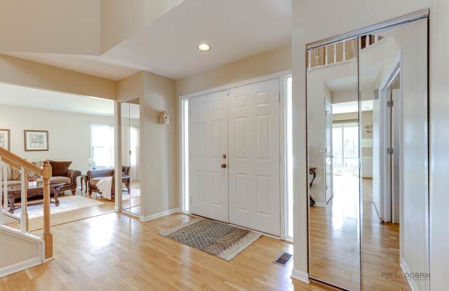3002 Sandalwood Road Gallery 3