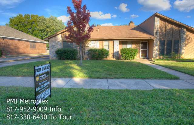 810 Blessing Creek Dr - 810 Blessing Creek Drive, Euless, TX 76039