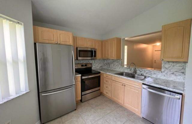 7850 NW 6th Street 206, Pembroke Pines, FL 33024 photos photos