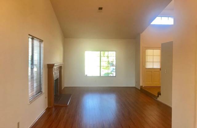 24028 Ingomar Street Gallery 3