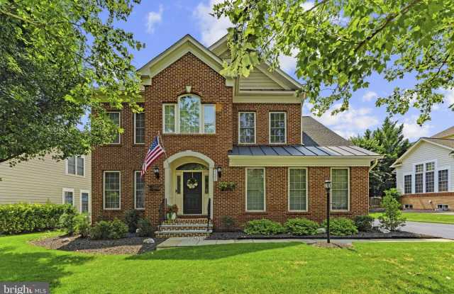 43550 RIVERPOINT Drive Gallery 1