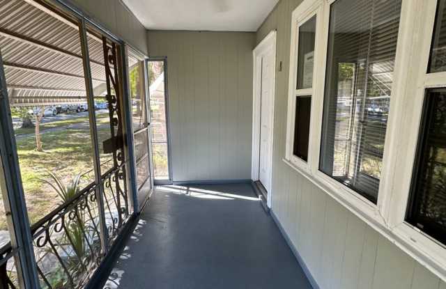 501 36th Ave N St. Petersburg, FL MOVE-IN SPECIAL!! Half Off 1st Months Rent!!! Gallery 4