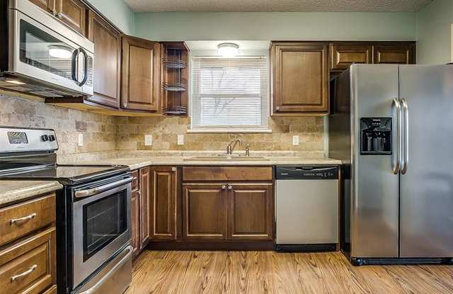 5011 Ledgestone Drive Gallery 2